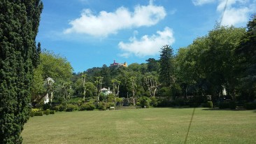 Sintra com o Castelo da Pena ao alto. Foto de Ionira