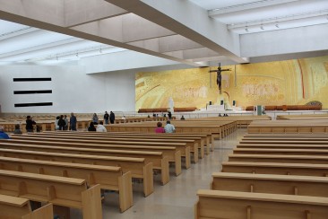 Interior da Basílica da Santíssima Trindade. Foto de Luiz