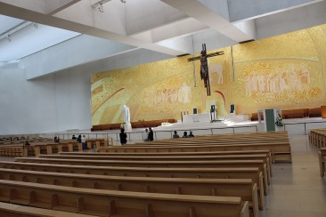 Interior da Basílica da Santíssima Trindade. Foto de Luiz